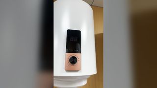 मांग पर गर्म पानी: इलेक्ट्रिक स्टोरेज वॉटर हीटर